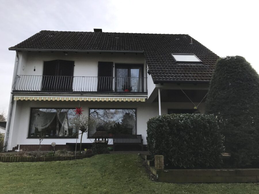 Rückansicht - Attraktives Einfamilienhaus in Kirchrode