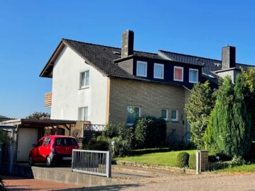 Vorderansicht - Doppelhaushälfte mit Vollkeller und Garage