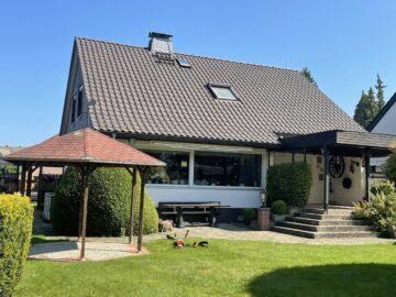 Gartenansicht - Einfamilienhaus mit Vollkeller und Garage im beliebten Ortsteil Egestorf