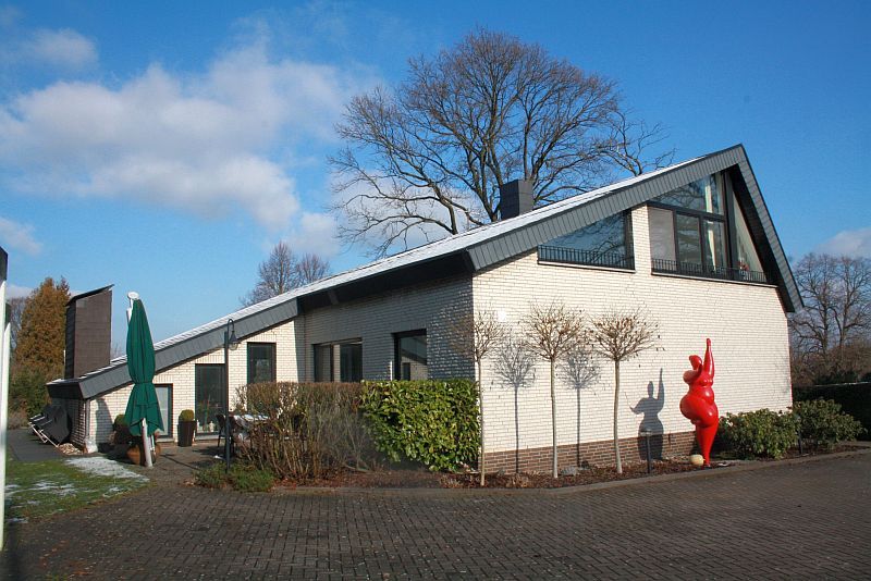 Modernisiertes Architektenhaus: Genießen Sie jeden Morgen den Blick in das Calenberger Land!, 30890 Barsinghausen, Einfamilienhaus