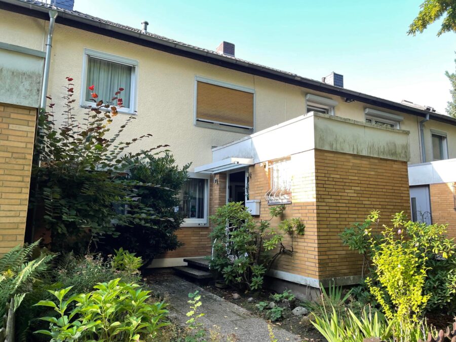 Eingangsbereich - Solides, schickes Haus mit Potential