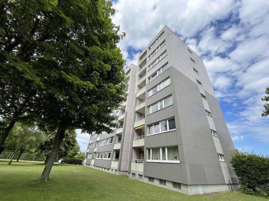 Für Selbstnutzer oder Kapitalanleger: 4-Zimmer-Eigentumswohnung mit viel Potential in Burgdorf - Rückansicht