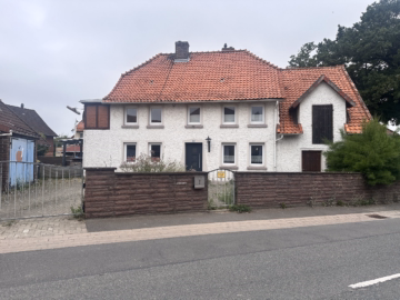 Schellerten-Dingelbe: Charmantes Einfamilienhaus mit großem Grundstück, 31174 Schellerten, Einfamilienhaus