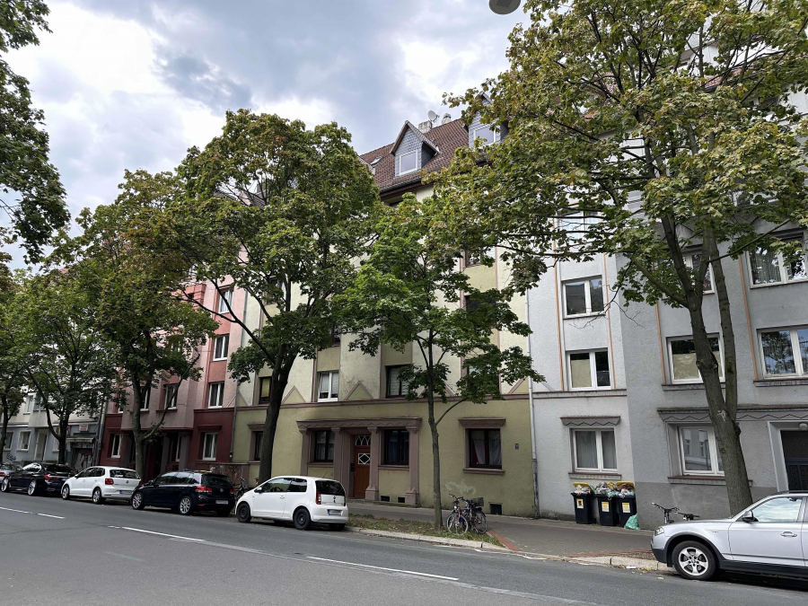 Ansich von der Straße aus - Wohnungspaket: Verkauf von 3 Wohnungen - Gesamtwohnfläche ca. 133 m²