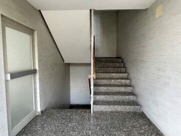 Treppenhaus - 1-Zimmer-Apartment in Laatzen