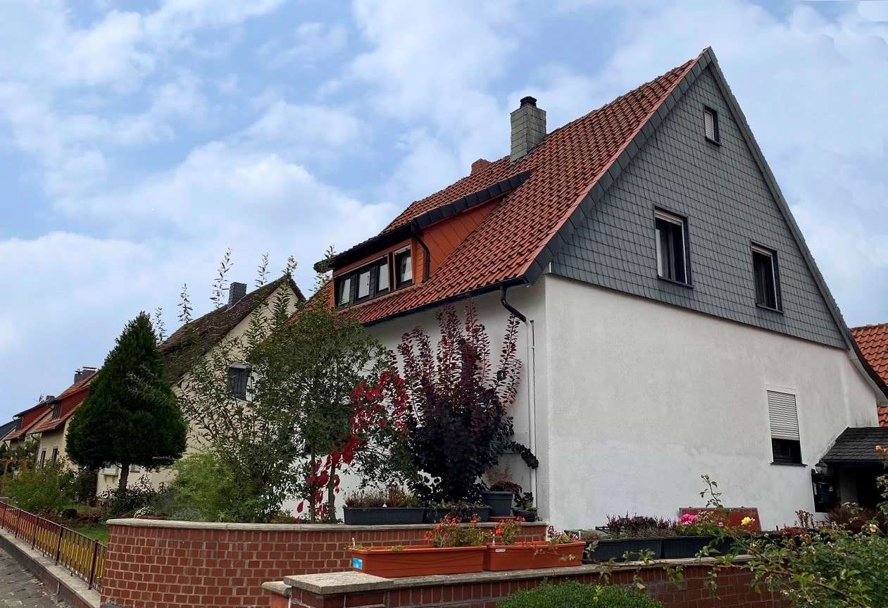 Gemütliches 1-2 Familienhaus mit Keller und Garage in Schellerten, 31174 Schellerten, Mehrfamilienhaus