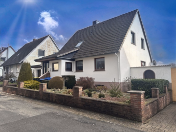 Sibbesse-Petze: Einfamilienhaus mit Garage und Keller, 31079 Sibbesse, Einfamilienhaus