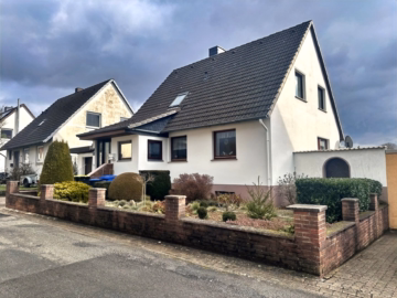 Sibbesse-Petze: Einfamilienhaus mit Garage und Keller, 31079 Sibbesse, Einfamilienhaus