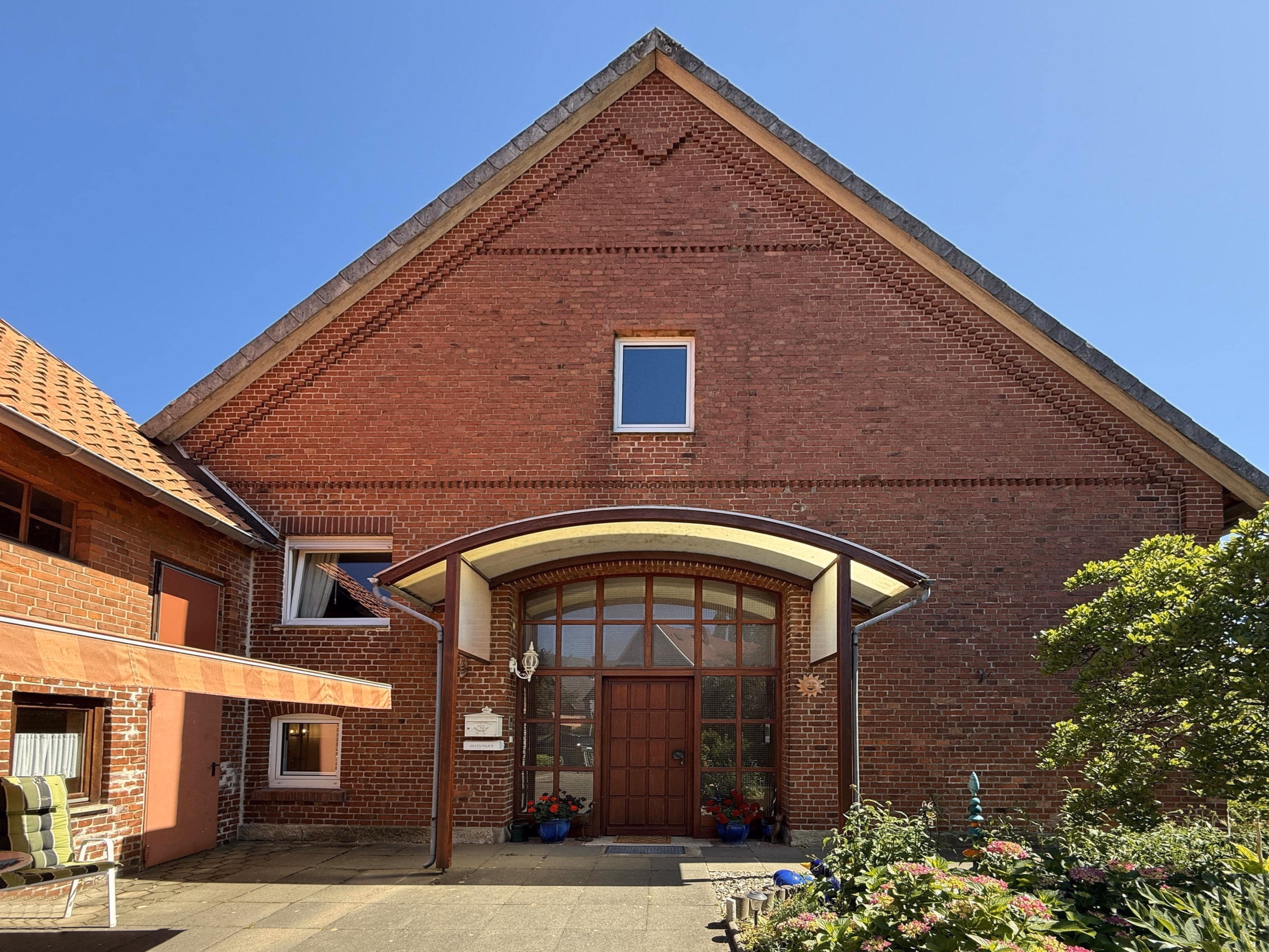 Traditionelles Backsteinhaus im familienfreundlichen Landringhausen, 30890 Barsinghausen, Einfamilienhaus