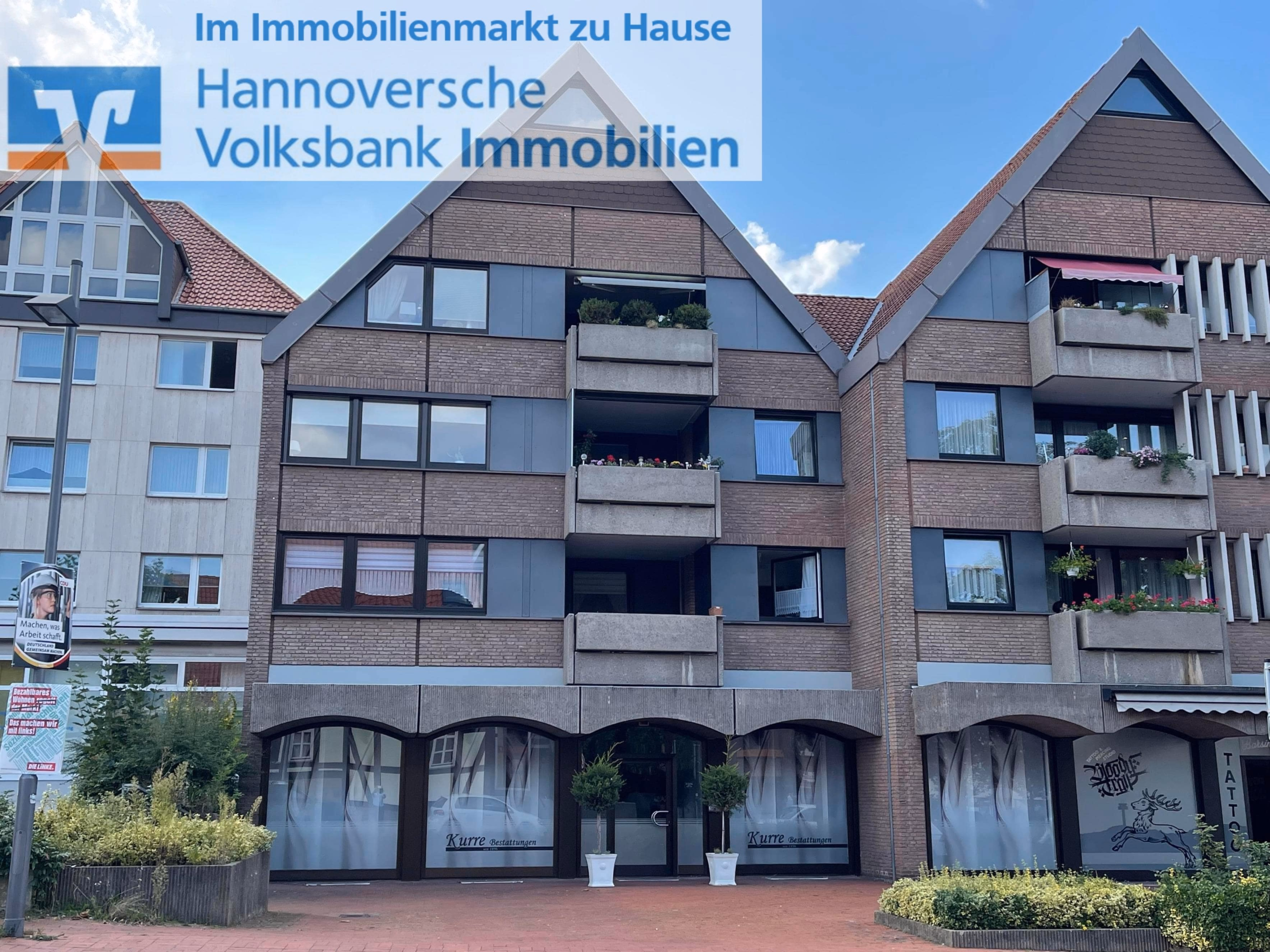 Großzügige Eigentumswohnung mit 2 Bädern, Loggia, Aufzug und Tiefgaragenstellplatz 3 Großzügige Eigentumswohnung mit 2 Bädern, Loggia, Aufzug und Tiefgaragenstellplatz, 30890 Barsinghausen, Etagenwohnung