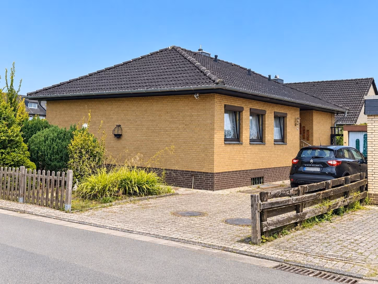 Wunstorf-Luthe: Gepflegtes Einfamilienhaus mit Vollkeller und Garage, 31515 Wunstorf, Einfamilienhaus