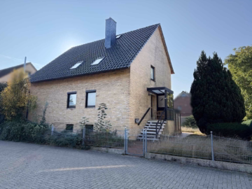 Außenansicht - Freistehendes Zweifamilienhaus mit Keller in Misburg-Süd