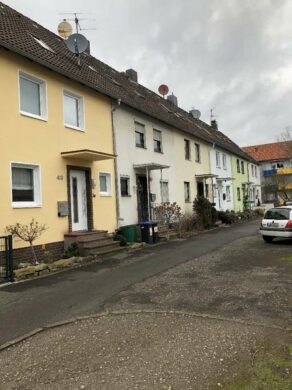 RMHS021 - Celle-Neuenhäusen: Reihenmittelhaus mit Keller und Garage auf kleinem Grundstück