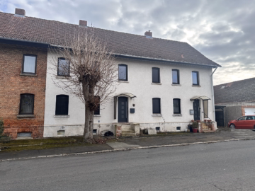 Söhlde-Steinbrück: Einfamilienhaus mit Einliegerwohnung, Keller und Carport, 31185 Söhlde, Zweifamilienhaus