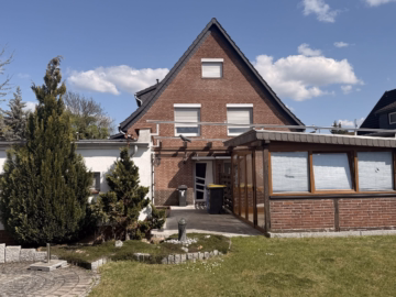 Anicht aus dem Garten - Sarstedt-Musikerviertel: Klinkerhaus mit Charme