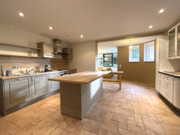 Küche - Hildesheim: Moderne Souterrainwohnung mit Terrasse und Garage am Galgenberg