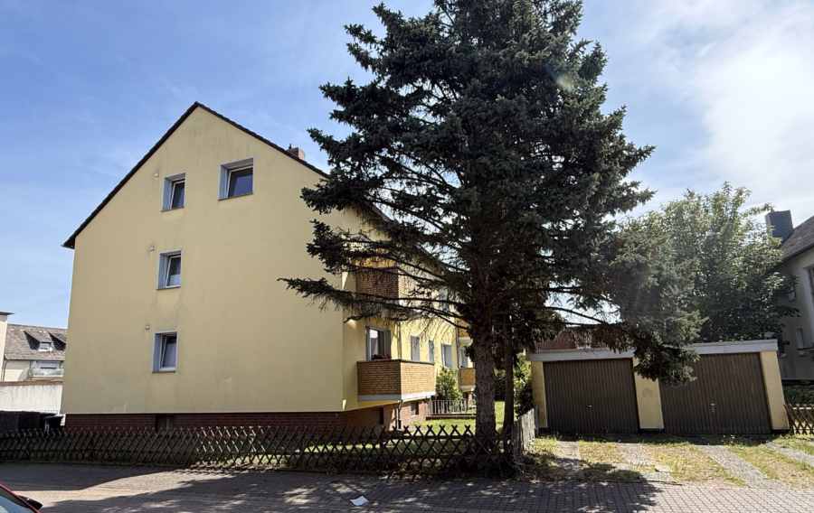 2 Tiefgaragen und 2 Außengaragen