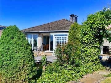 Rückansicht - Bad-Nenndorf- Waltringhausen: Großzügiger Bungalow mit traumhaftem Blick ins Schaumburger Land
