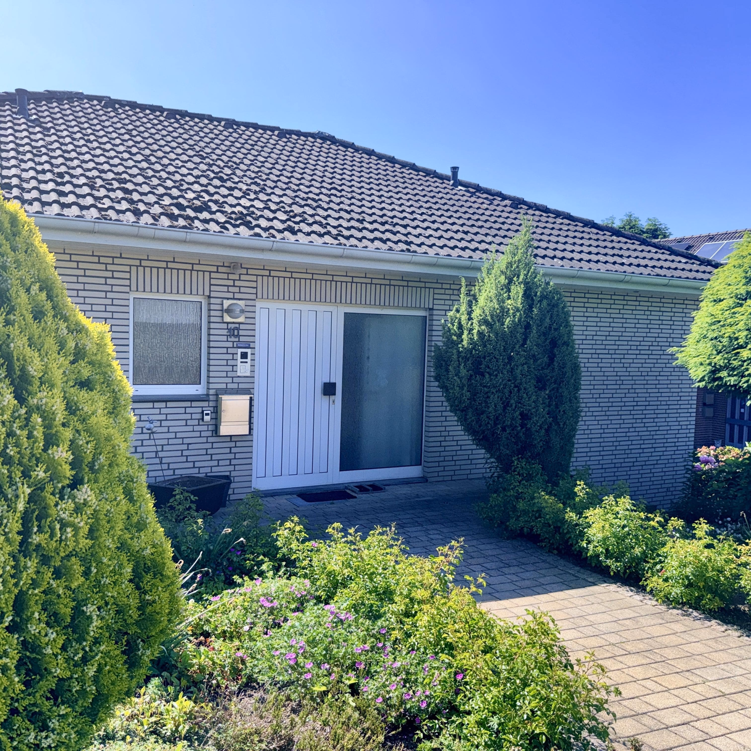 Bad-Nenndorf- Waltringhausen: Großzügiger Bungalow mit traumhaftem Blick ins Schaumburger Land 2 Bad-Nenndorf- Waltringhausen: Großzügiger Bungalow mit traumhaftem Blick ins Schaumburger Land, 31542 Bad Nenndorf, Bungalow