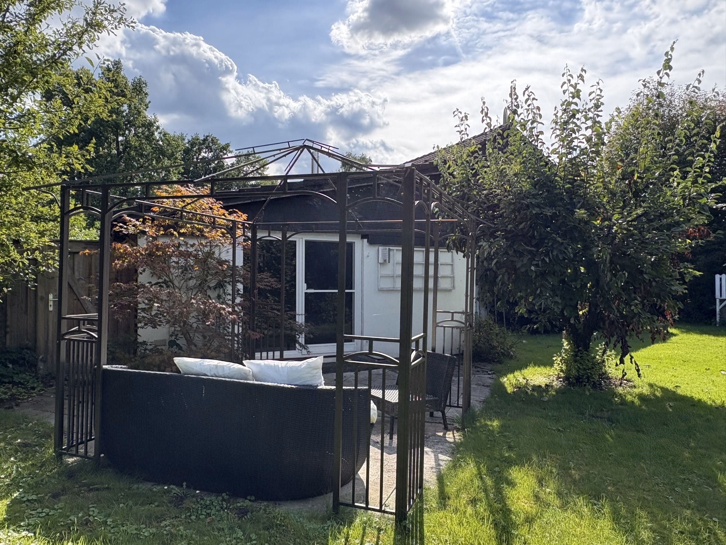 Uetze/Hänigsen: Ruhig gelegende 4 Zimmer Doppelhaushälfte, 31311 Uetze, Doppelhaushälfte zum Kauf