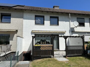 Hasede: Reihenmittelhaus mit Zusatzfläche im Dachgeschoss, 31180 Giesen, Reihenmittelhaus
