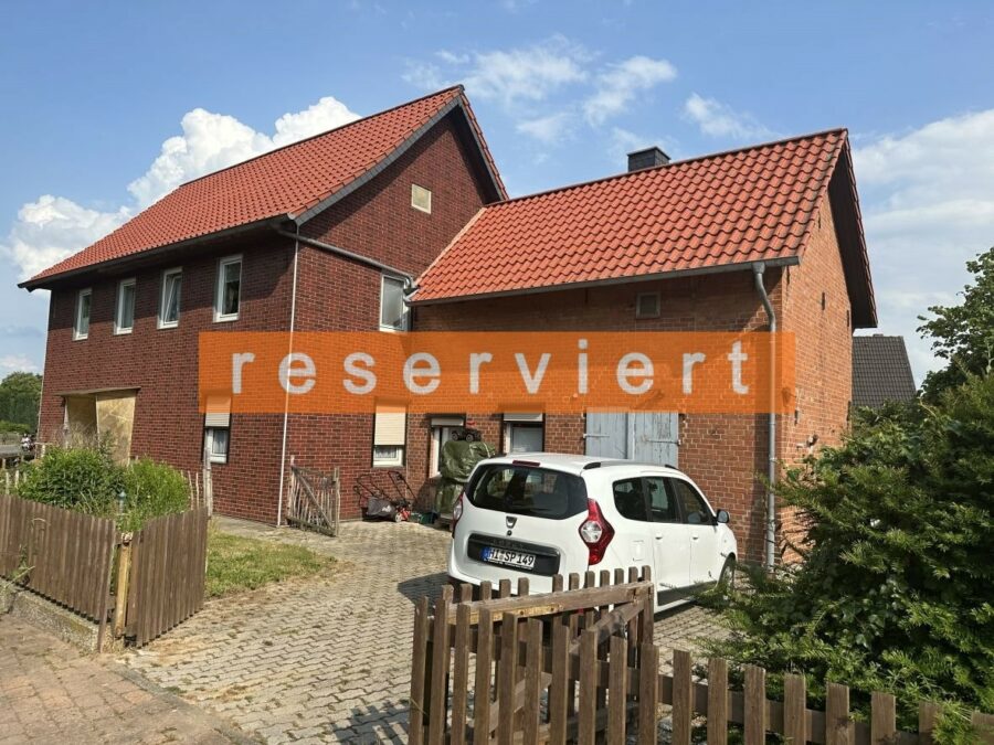 Bockenem-Nette: Fachwerk mit Garage, Nebengebäude und Teilkeller - Außenansicht