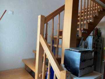 Söhlde-Feldbergen: Schnäppchenhaus auf dem Lande - Treppenaufgang