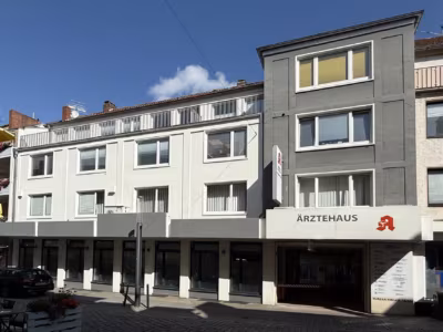 Hildesheim-City: Großes Ärzte- und Bürohaus mit vermieteten und freien Praxen, 31134 Hildesheim, Bürohaus