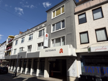 Außenansicht - Hildesheim-City: Großes Ärzte- und Bürohaus mit vermieteten und freien Praxen