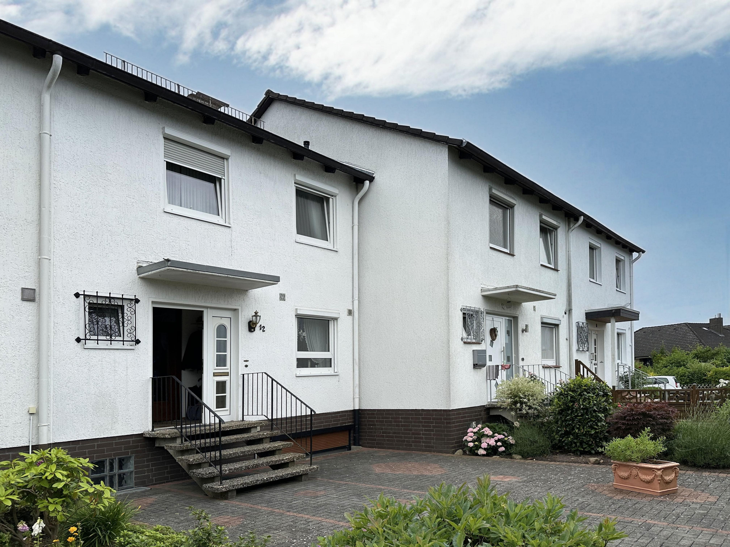 Geräumiges Reihenmittelhaus mit Terrasse, Garten und Garage, 29227 Celle, Reihenmittelhaus