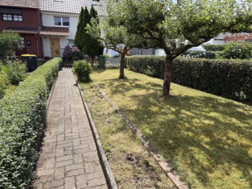 Garten - Dach und Heizung erneuert: Gemütliches Reihenhaus in Sarstedt