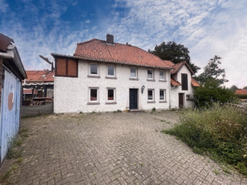 Schellerten-Dingelbe: Charmantes Einfamilienhaus mit großem Grundstück, 31174 Schellerten, Einfamilienhaus