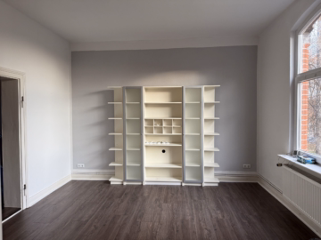 Wohnzimmer - Maisonette mit Einbauküche und Stellplatz