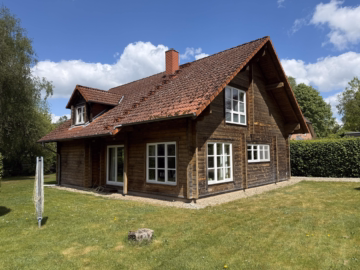 Außenansicht - Wietze-Wieckenberg: Blockbohlenhaus auf sonnigem Grundstück – Urlaubsfeeling für jeden Tag