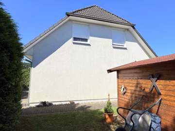 Aussenansichten - Wohlfühl-Einfamilienhaus in Winsen-Wolthausen – Grundstück mit Herzblut gestaltet