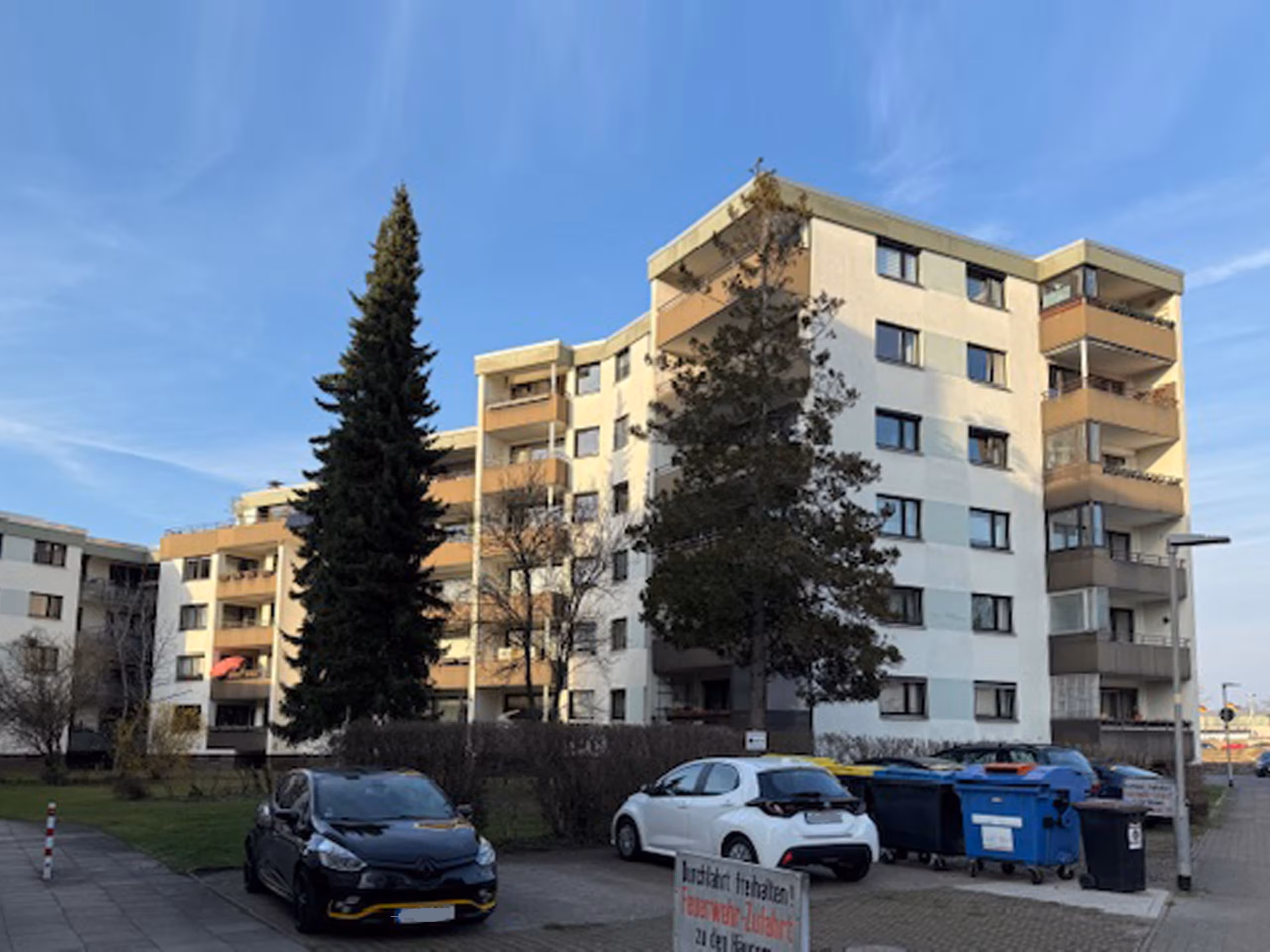 Unikat: Bezahlbare 4-Zimmerwohnung, 30519 Hannover, Etagenwohnung