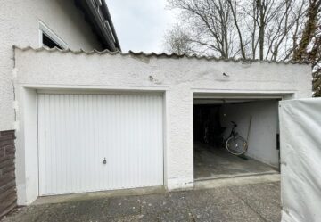 Außenansicht Doppelgarage - Teilweise vermietetes 3-Familienhaus mit Keller im westlichen Speckgürtel von Hannover im OT Velber