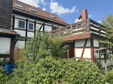 Sibbesse-Adenstedt: Großzügige Doppelhaushälfte mit Sauna, Balkon und Garage - Gartenansicht