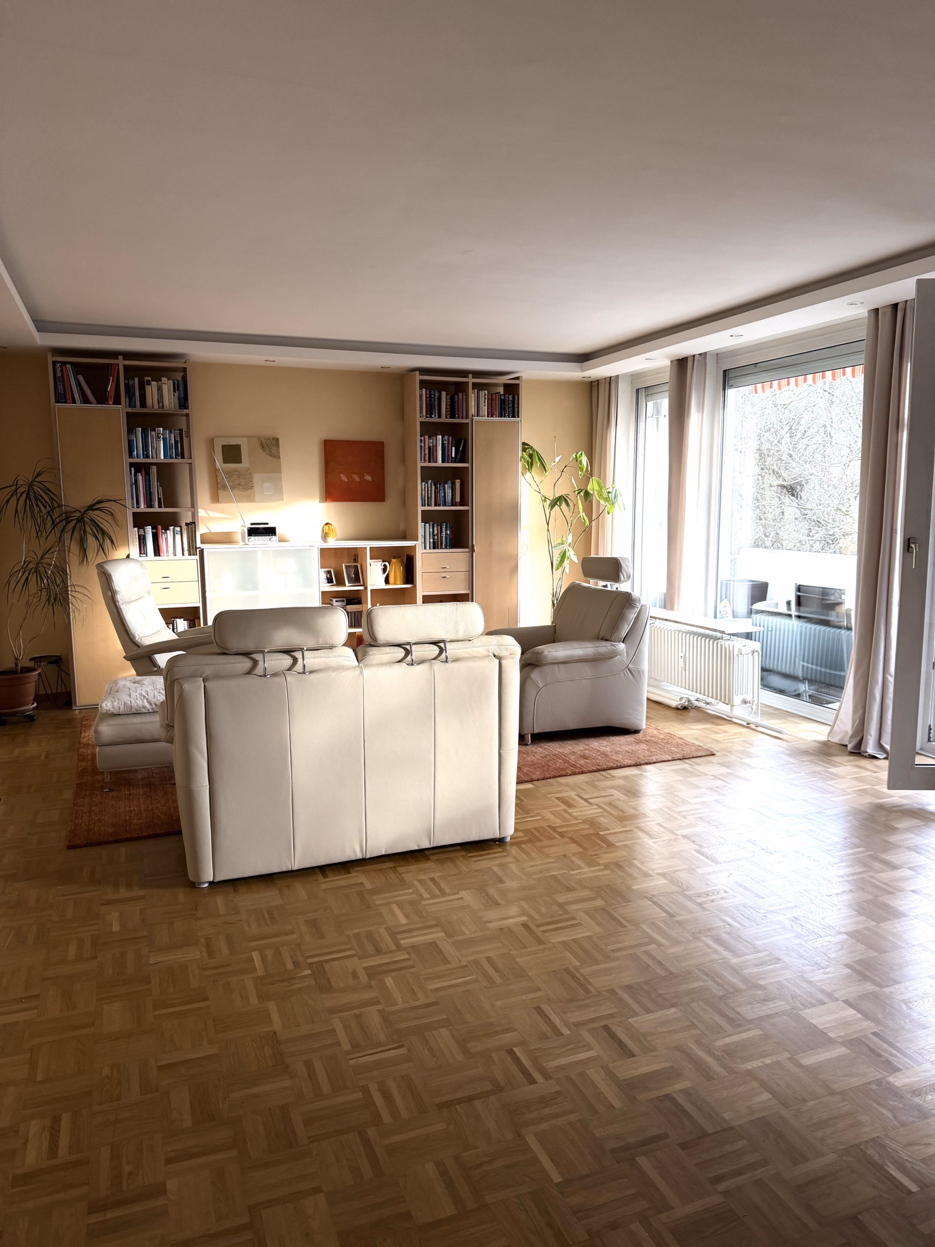 Gepflegte 3-Zimmer-Wohnung mit Loggia und tollem Ausblick ins Landschaftsschutzgebiet, 30823 Garbsen, Etagenwohnung