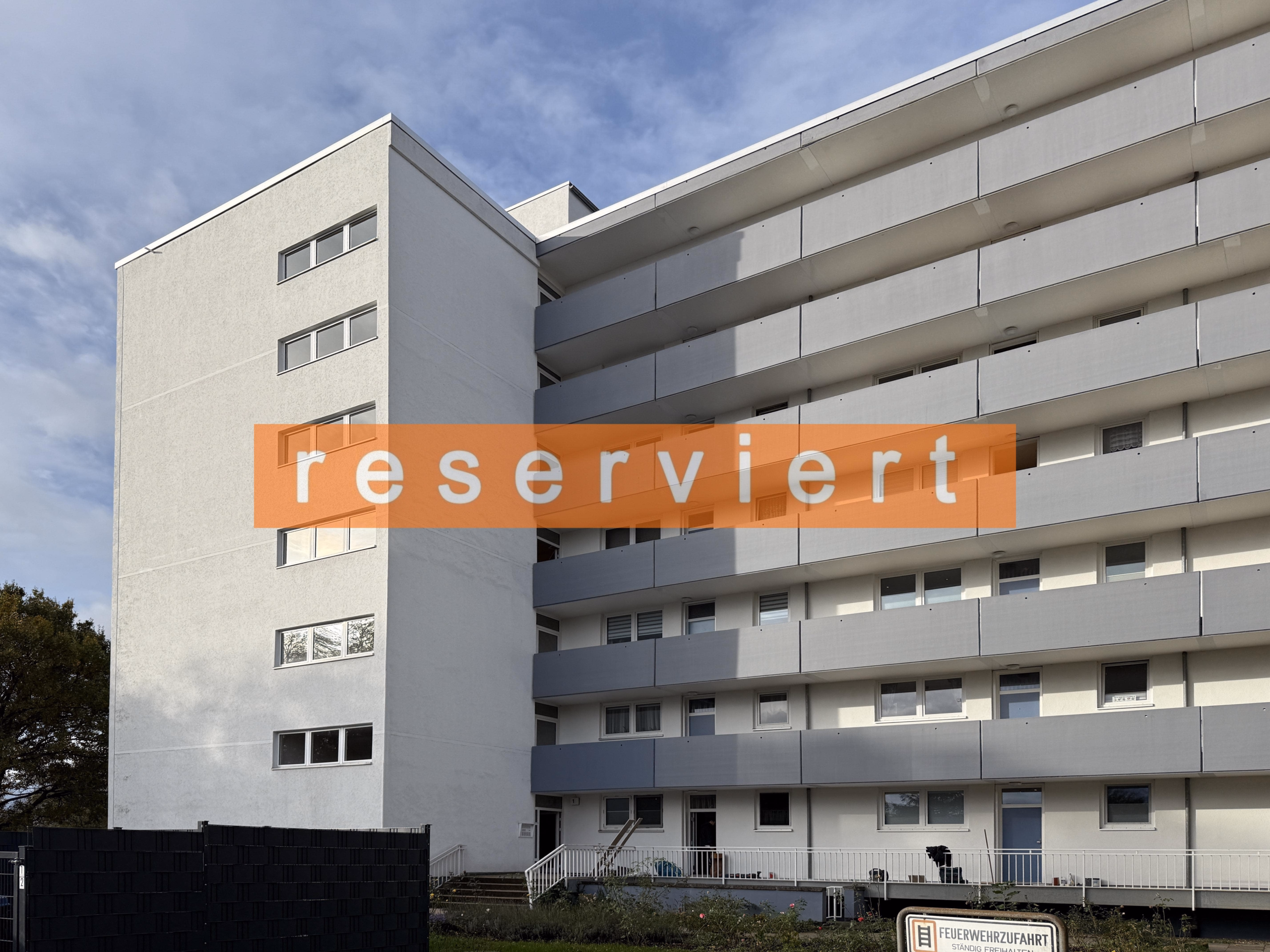 Gepflegte 3-Zimmer-Wohnung mit Loggia und tollem Ausblick ins Landschaftsschutzgebiet, 30823 Garbsen, Etagenwohnung