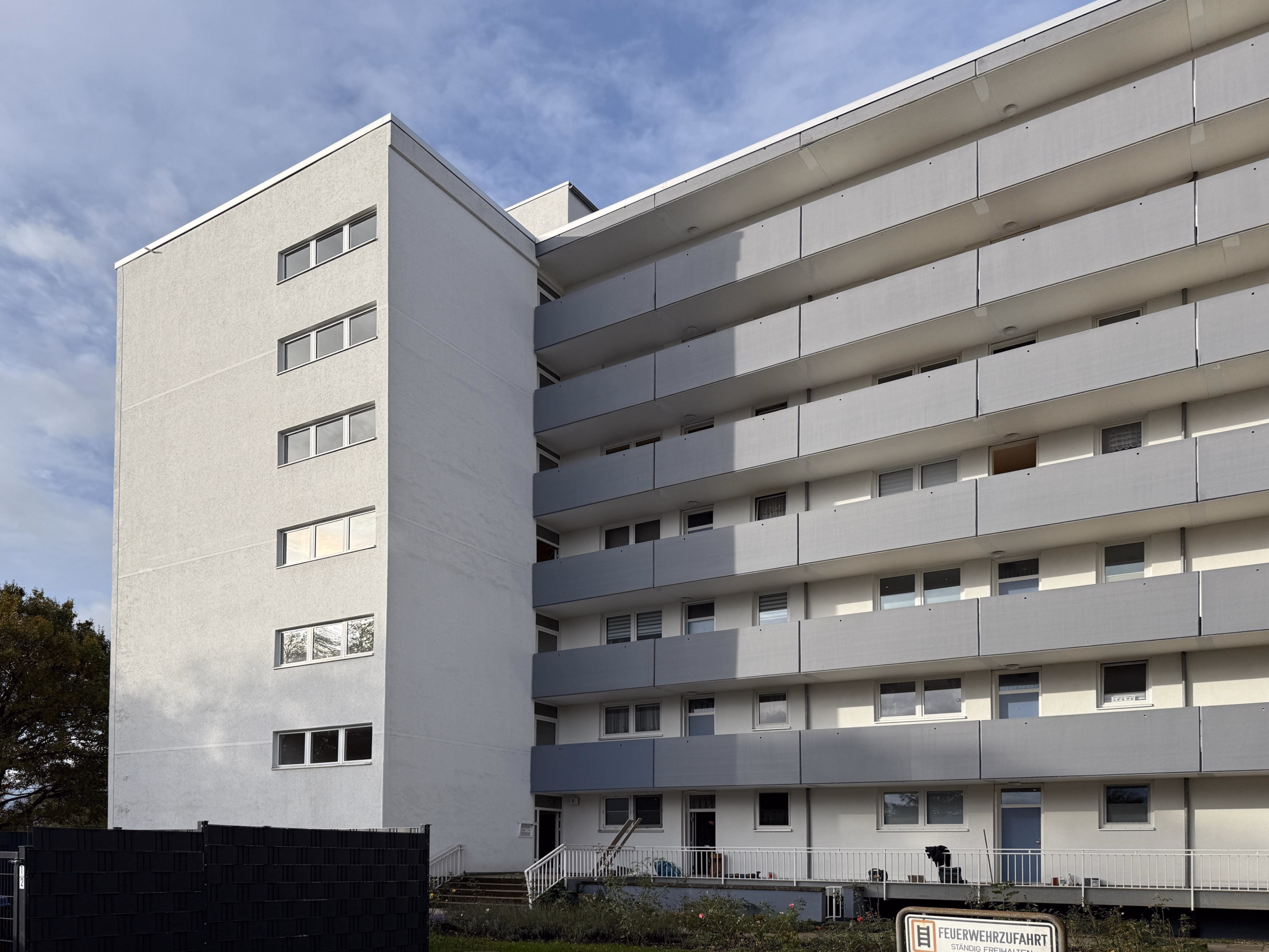 Gepflegte 3-Zimmer-Wohnung mit Loggia und tollem Ausblick ins Landschaftsschutzgebiet, 30823 Garbsen, Etagenwohnung