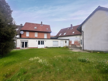 Gartenansicht Haus 2 - Söhlde-Bettrum: Zweifamilienhaus mit Gewerbeanteil