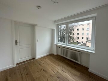 Schlafzimmer - Vermietung: Sanierte 3-Zimmer-Wohnung mit Loggia