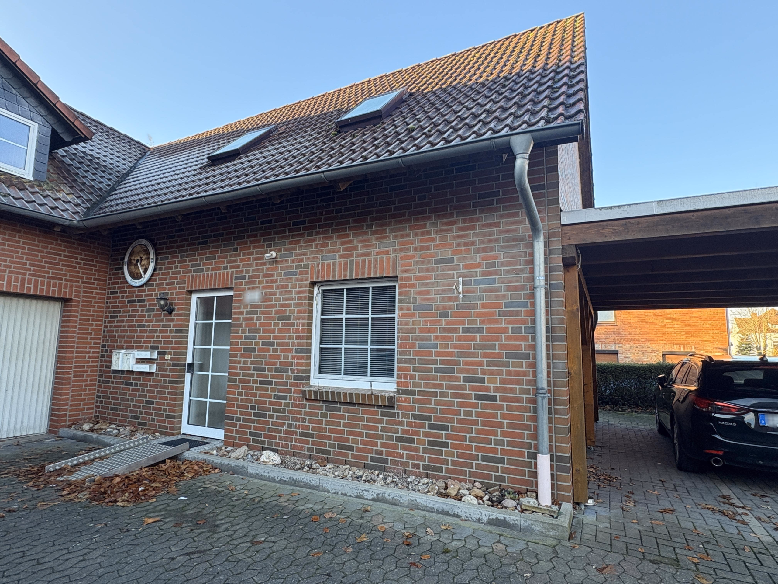 Uetze/ Dedenhausen: Mehrfamilienhaus mit 5 Wohneinheiten in ruhiger Wohnlage, 31311 Uetze, Mehrfamilienhaus