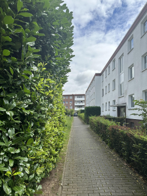 Weg zur Wohnung - Gepflegte 3-Zimmer-Wohnung mit Loggia