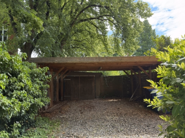 Carport - Einfamilienhaus mit Garten und Carport