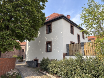 Seitliche Ansicht - Elegantes Herrenhaus in ländlicher Idylle von Burgdorf/Otze