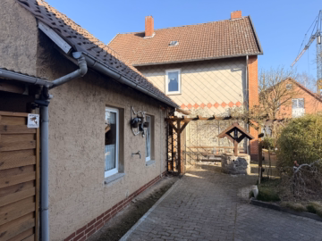 rückwärtige Ansicht - Harsum OT Klein Förste: Einfamilienhaus mit Potential