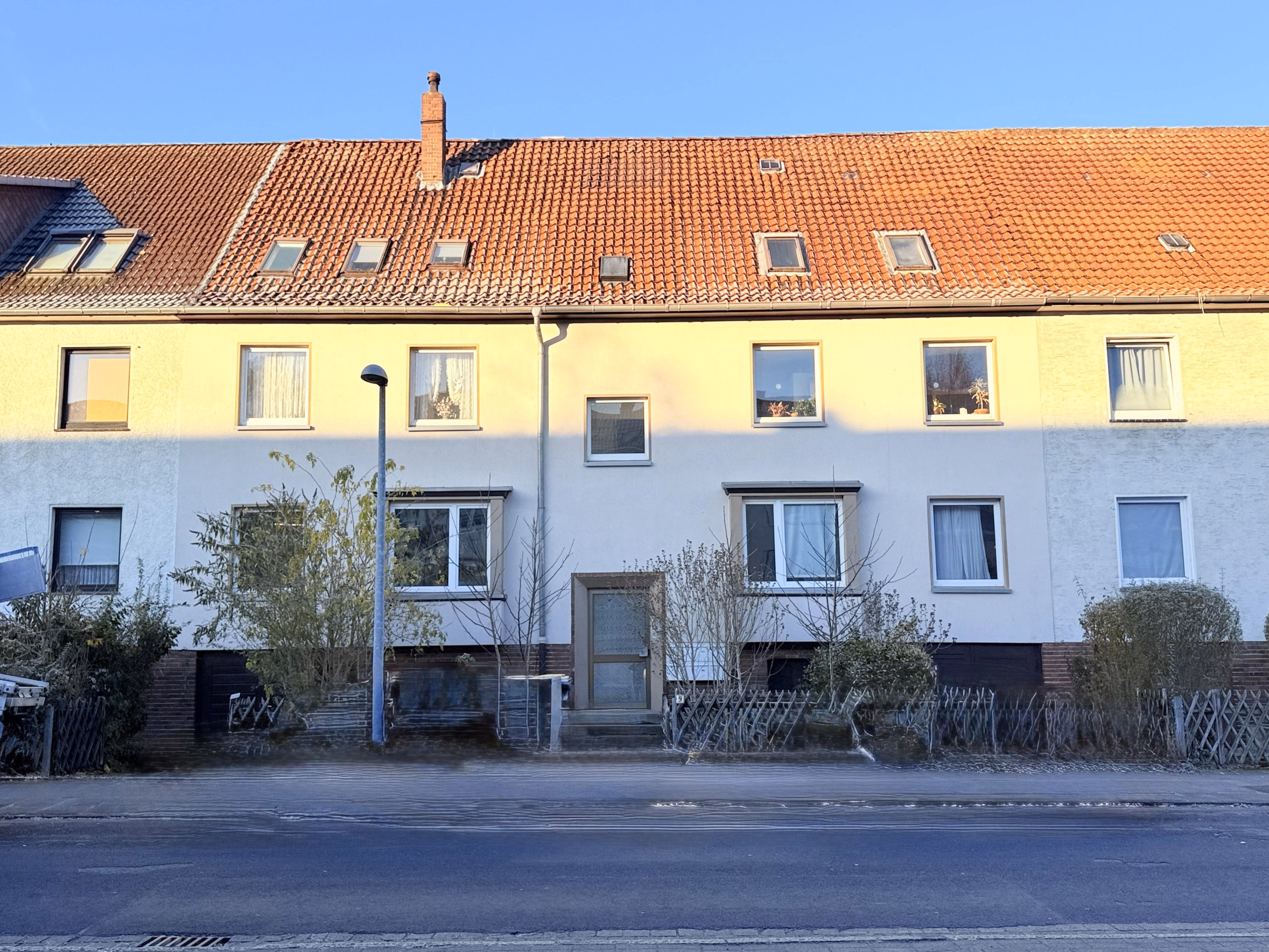 Vermietetes 6-Familienhaus mit Keller in guter Lage von Hannover-Herrenhausen im „Harzer Viertel“, 30419 Hannover, Mehrfamilienhaus
