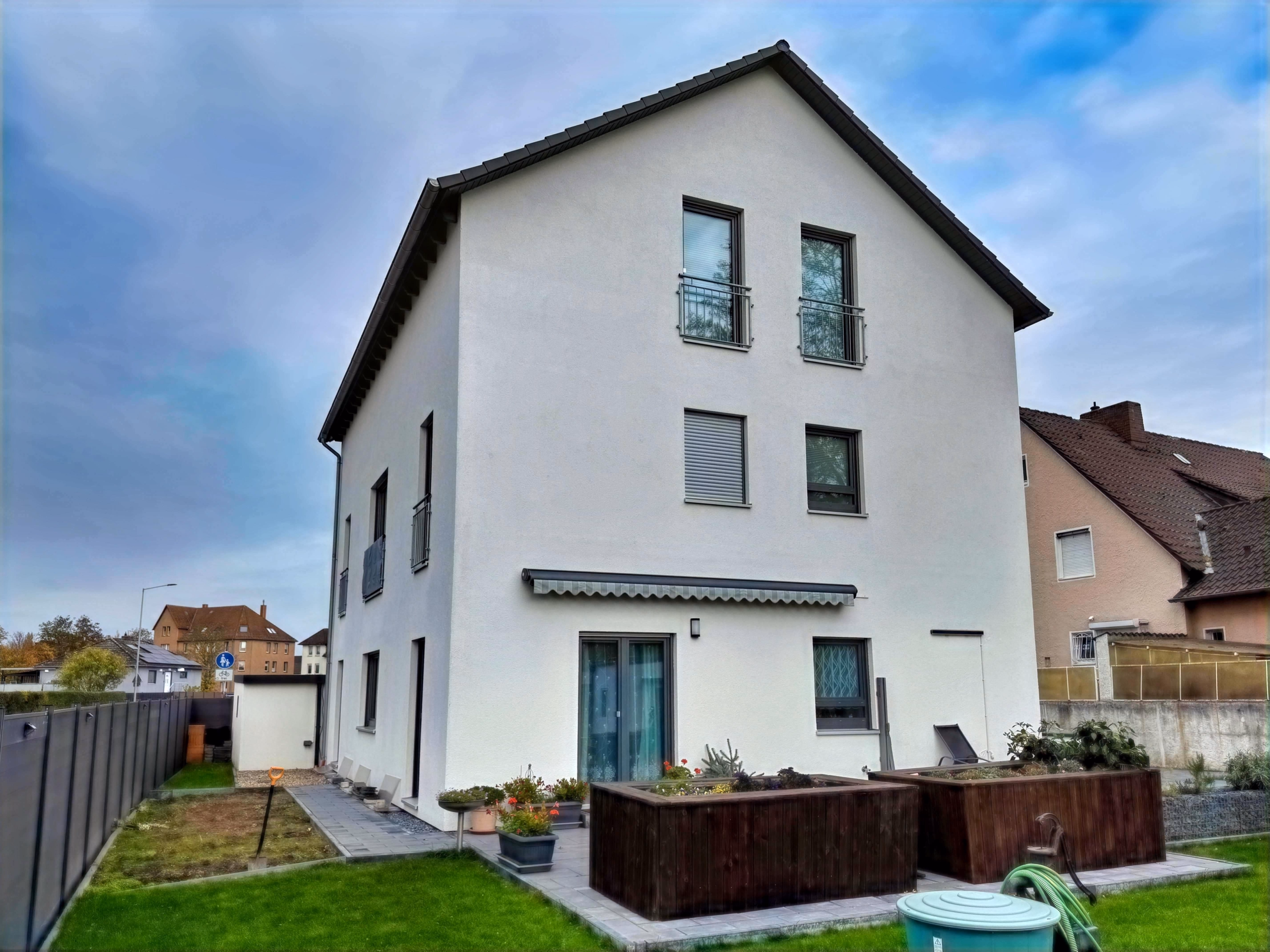 Sarstedt: Neuwertige KFW 55-Wohnung im EG mit Terrasse und Keller, 31157 Sarstedt, Erdgeschosswohnung